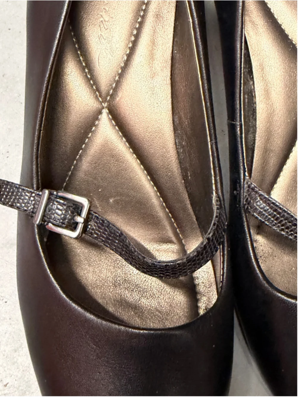 Easy Spirit Black Gold Mary Jane Heels Size 7W